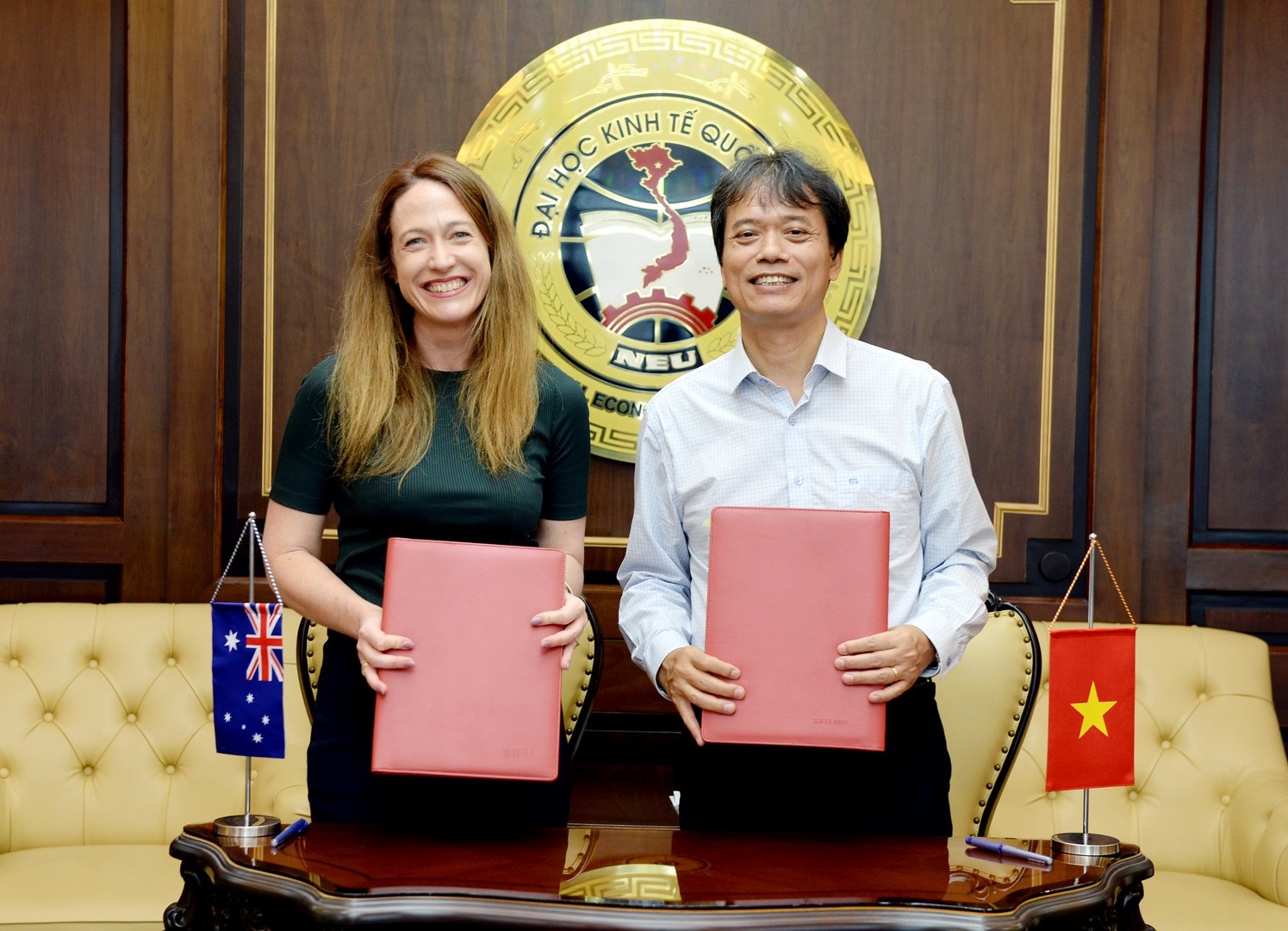 Lễ ký kết Biên bản thoả thuận hợp tác về đào tạo giảng viên giữa Trường Đại học Kinh tế Quốc dân và Đại học Adelaide