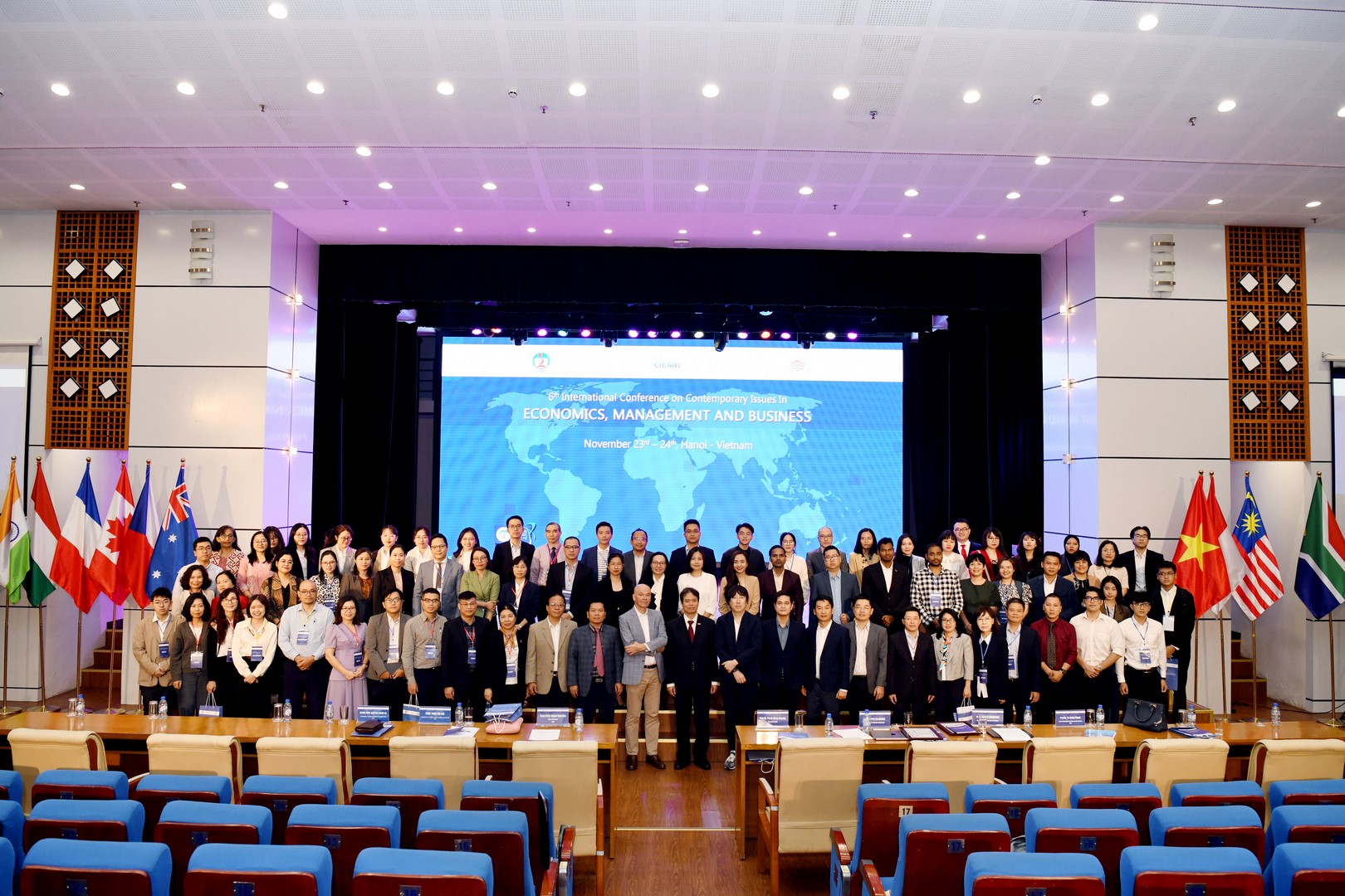 Trường Đại học Kinh tế Quốc dân tổ chức thành công Hội thảo quốc tế “Các vấn đề đương đại trong Kinh tế, Quản trị và Kinh doanh - 6th CIEMB 2023"
