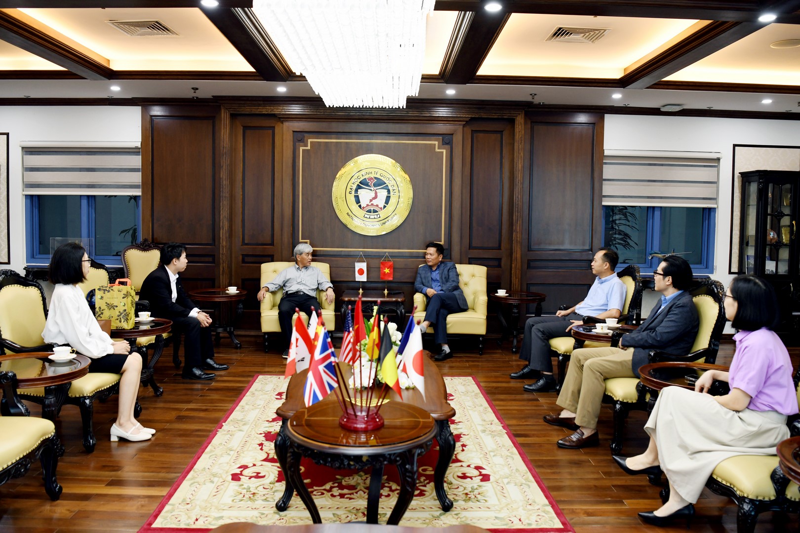 GS.TS Nguyễn Thành Hiếu đón tiếp và làm việc với Chủ tịch Học viện Tokyo Sanritsu, Nhật Bản
