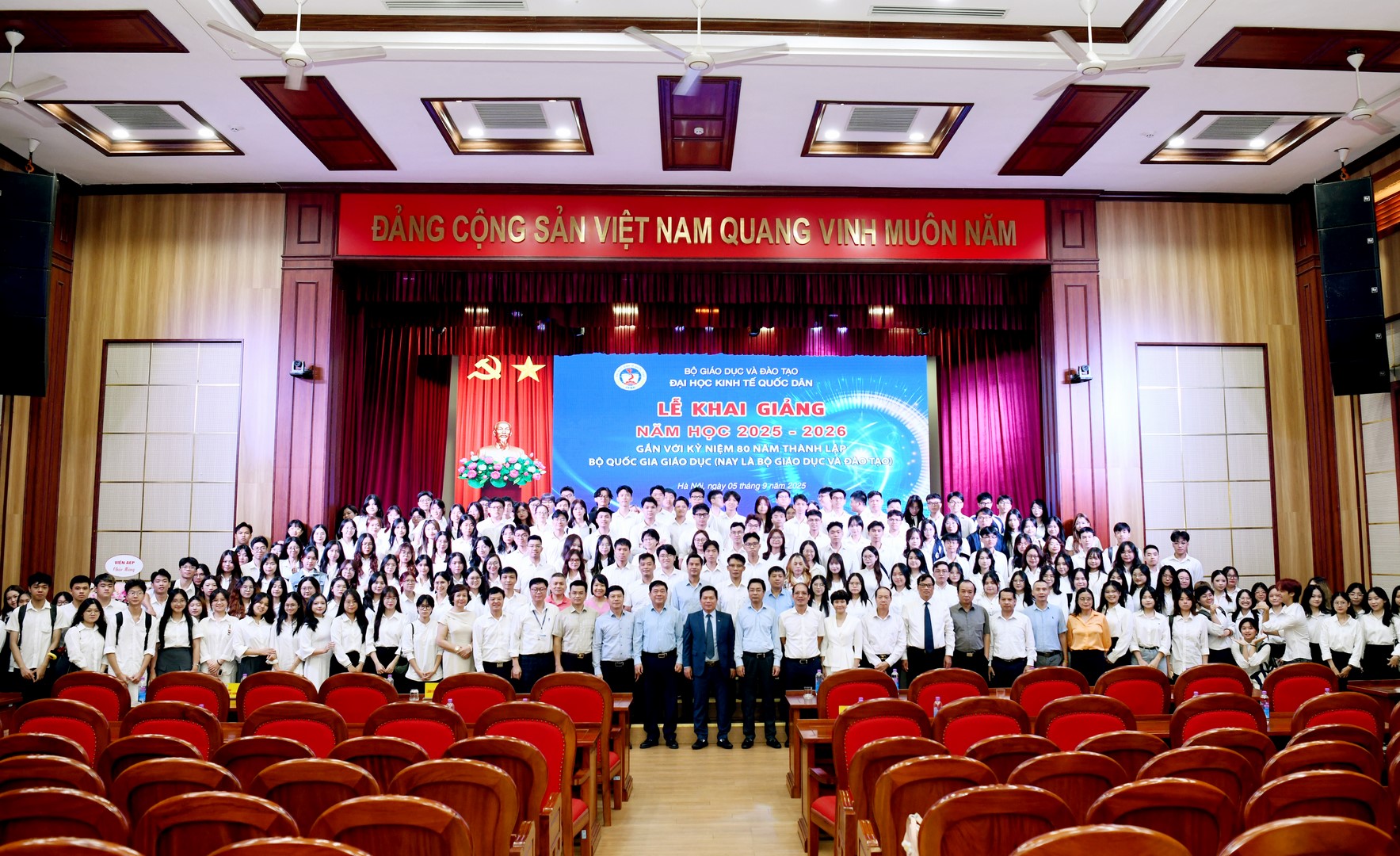 Lễ khai giảng năm học mới 2025-2026 đặc biệt tại Đại học Kinh tế Quốc dân