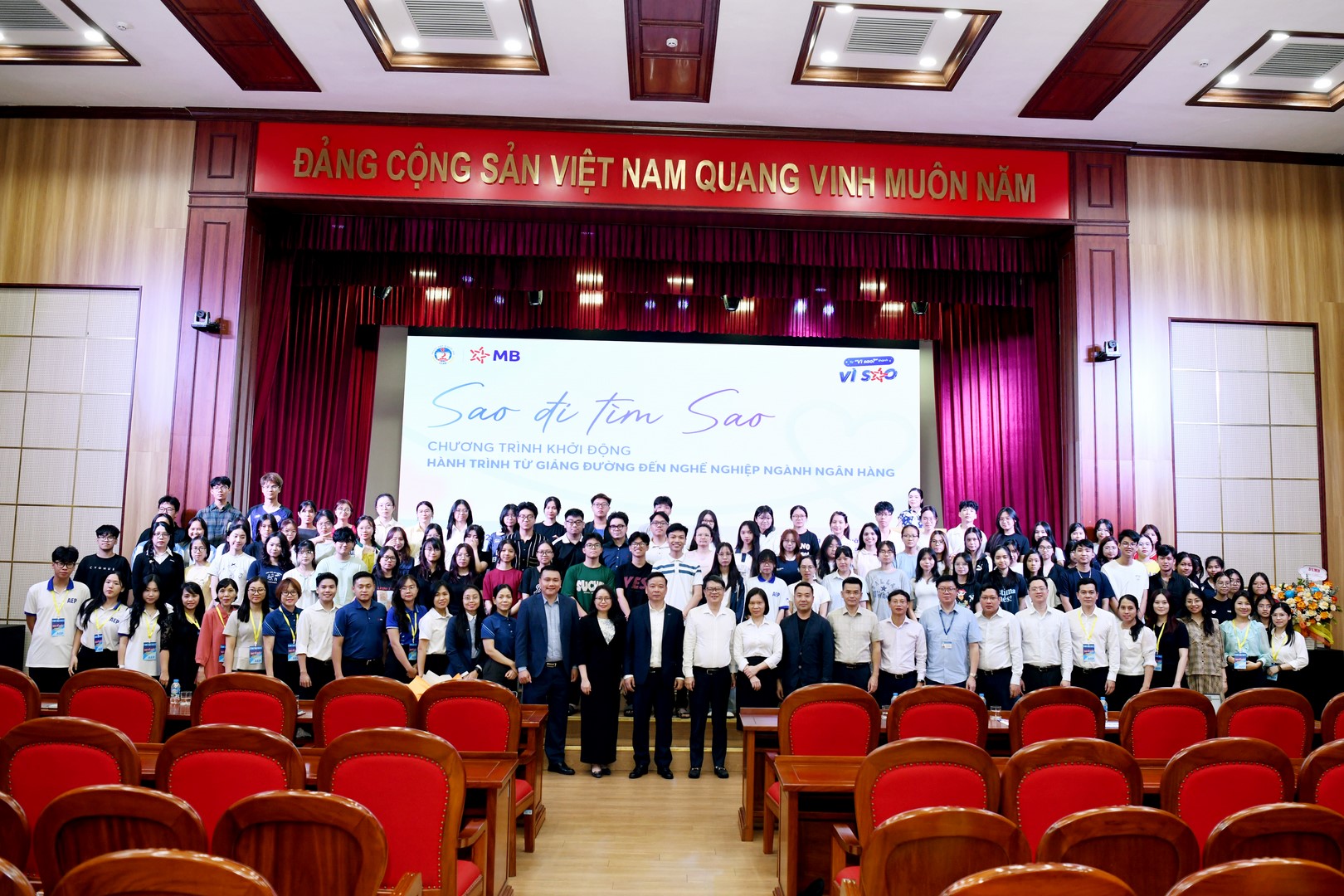 Đại học Kinh tế Quốc dân và MBBank khai mạc chương trình “Khởi động hành trình từ Giảng đường đến nghề nghiệp ngành Ngân hàng”