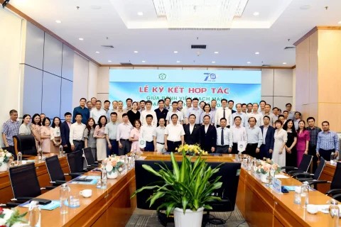 Đại học Kinh tế Quốc dân và Ngân hàng TMCP Ngoại thương Việt Nam ký kết thoả thuận hợp tác giai đoạn 2026–2029