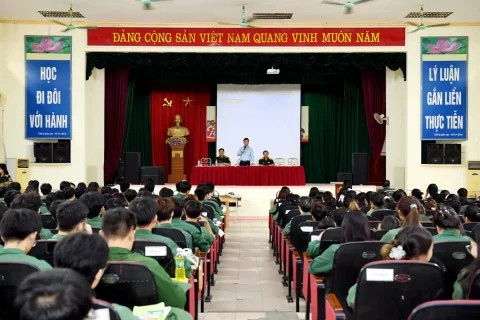 Đoàn công tác Đại học Kinh tế Quốc dân kiểm tra công tác đào tạo Giáo dục quốc phòng và an ninh kỳ hè năm 2026