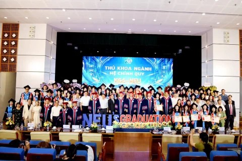 5.724 tân cử nhân Đại học Kinh tế Quốc dân chính thức bước vào hành trình mới